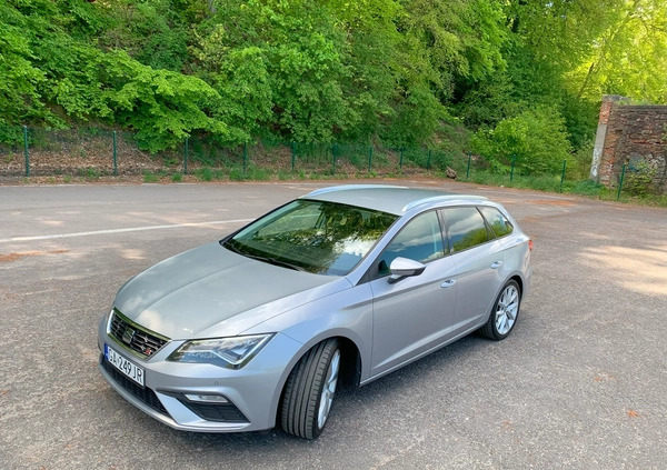 Seat Leon cena 58000 przebieg: 214000, rok produkcji 2018 z Gdynia małe 232